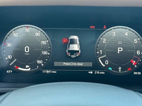 Used 2025 Land Rover Defender 110 V8 image 30