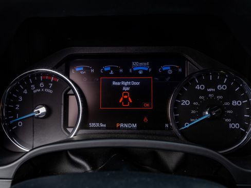 Used 2022 Ford F250 Lariat w/ Black Appearance Package image 18