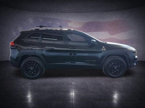 Used 2016 Jeep Cherokee Latitude w/ Comfort & Sound Group FWD image 6