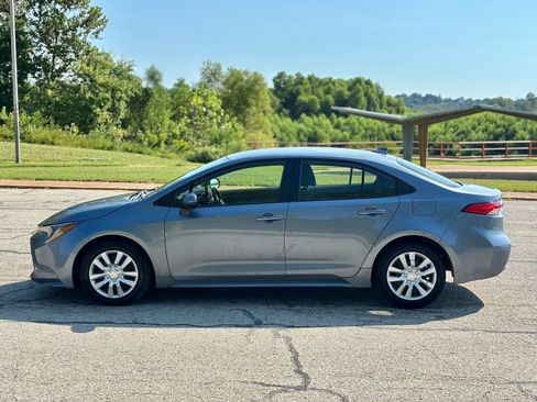 Used 2022 Toyota Corolla LE FWD image 12