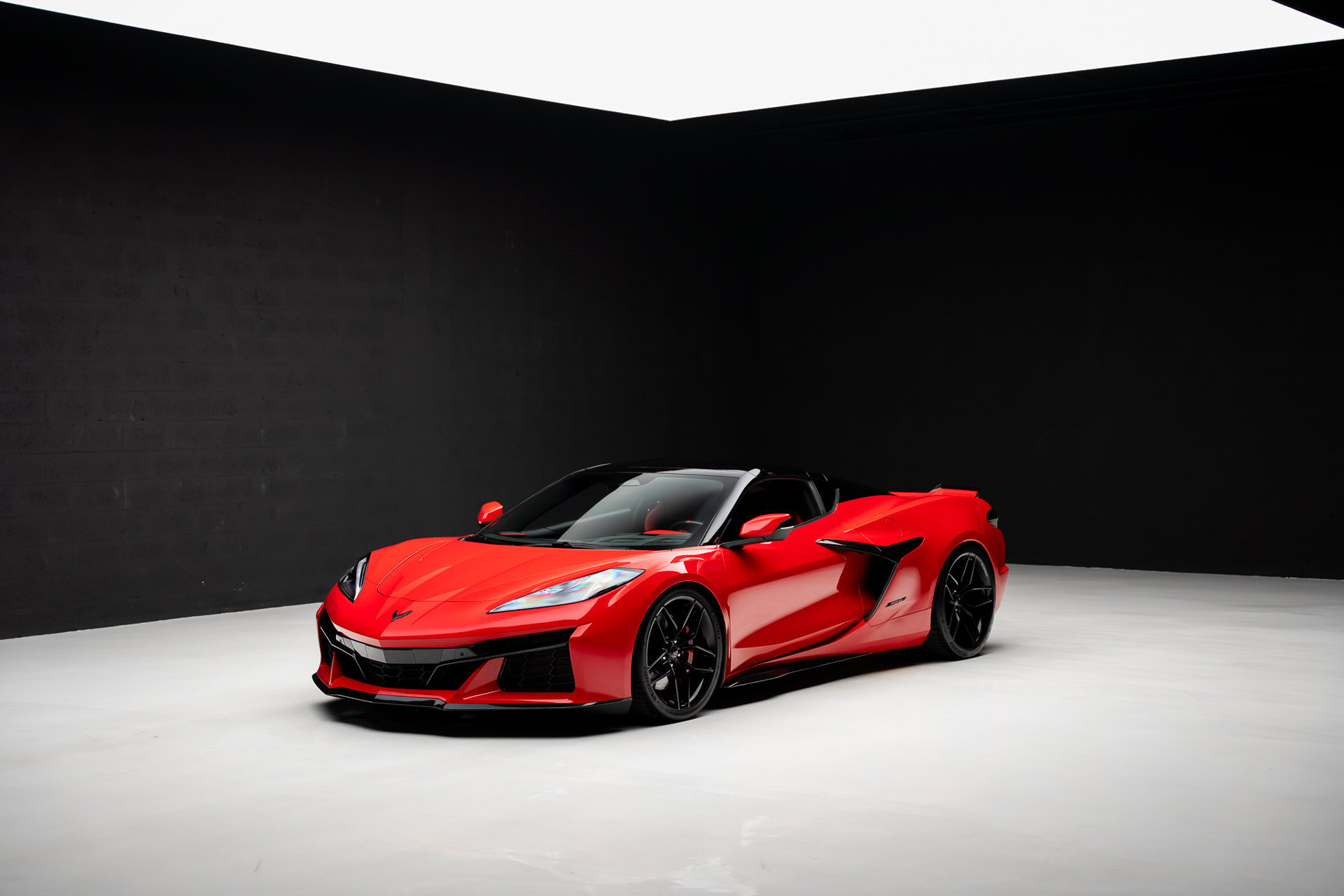 Used 2026 Chevrolet Corvette Z06 w/ Stealth Interior Trim Package RWD image 4