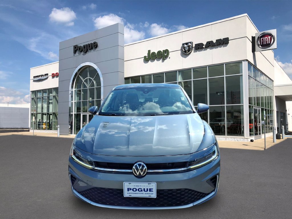 Used 2025 Volkswagen Jetta SE FWD image 8