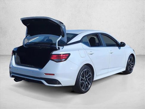 Used 2025 Nissan Sentra SR image 5