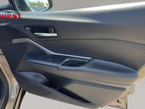 Used 2021 Toyota C-HR LE FWD image 12
