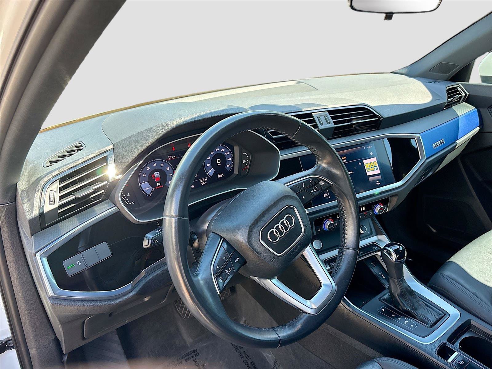 Used 2020 Audi Q3 2.0T Premium w/ Convenience Package AWD/4WD image 9