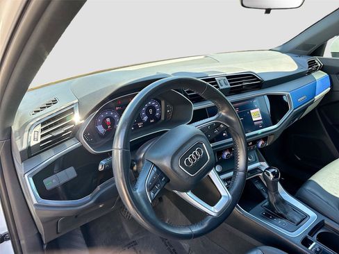 Used 2020 Audi Q3 2.0T Premium w/ Convenience Package AWD/4WD image 9