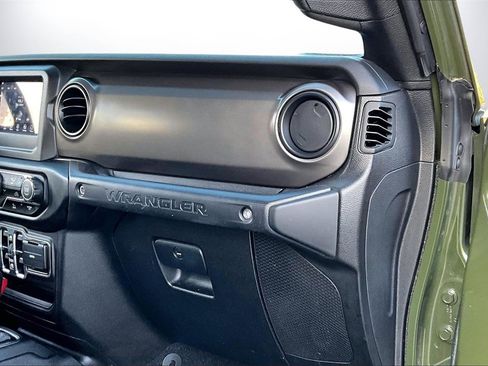 Certified 2021 Jeep Wrangler Willys image 18