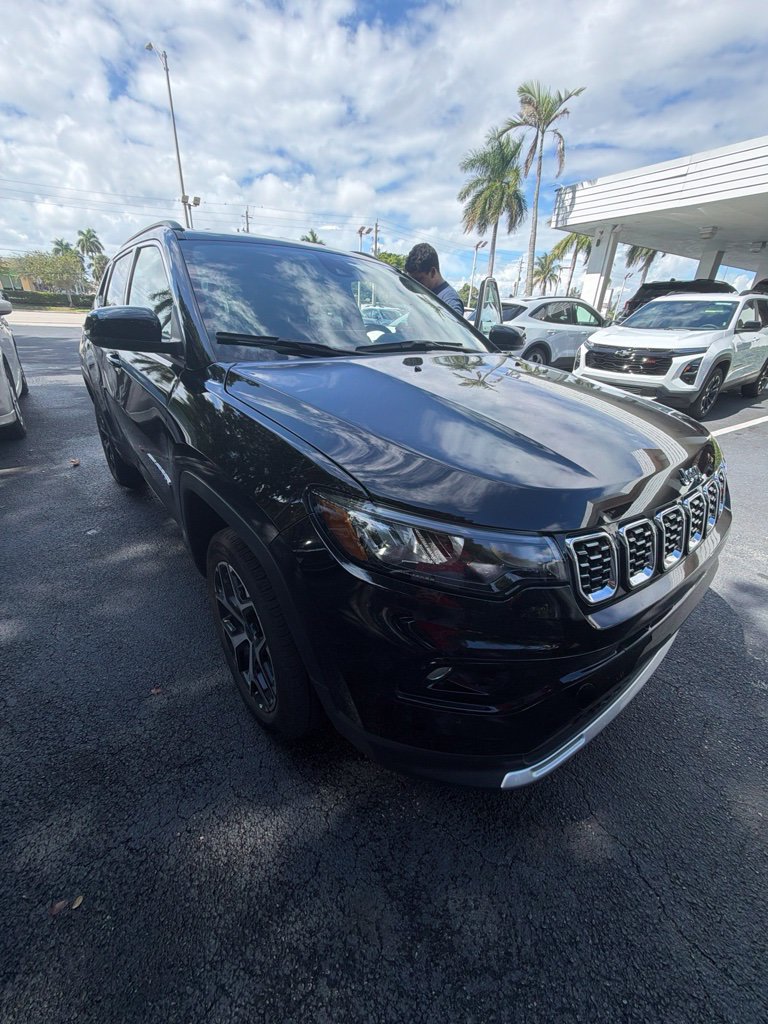 Used 2026 Jeep Compass Limited AWD/4WD image 3