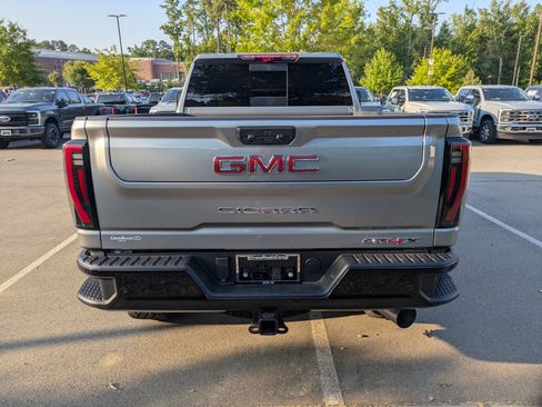 Used 2026 GMC Sierra 2500 AT4X AWD/4WD image 5
