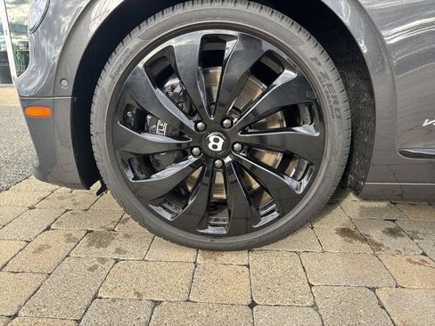 Used 2022 Bentley Flying Spur V8 image 6
