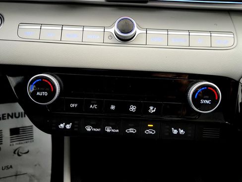 Used 2023 Hyundai Elantra Limited image 42