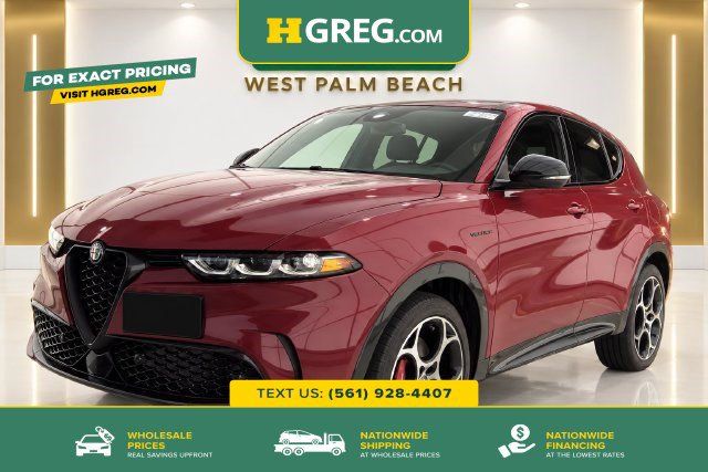 Used 2024 Alfa Romeo Tonale Veloce w/ Premium Interior Package AWD/4WD image 1