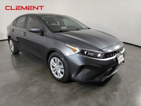 Used 2024 Kia Forte LXS FWD image 3
