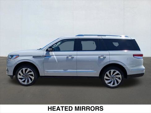Certified 2023 Lincoln Navigator Reserve RWD image 2