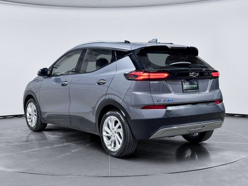 Used 2023 Chevrolet Bolt EUV LT w/ Driver Confidence Package FWD image 2