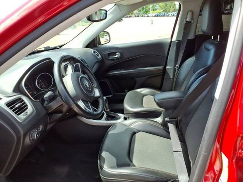 Used 2019 Jeep Compass Latitude FWD image 6
