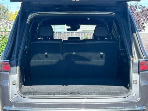 Used 2024 Jeep Wagoneer L Series II AWD/4WD image 32