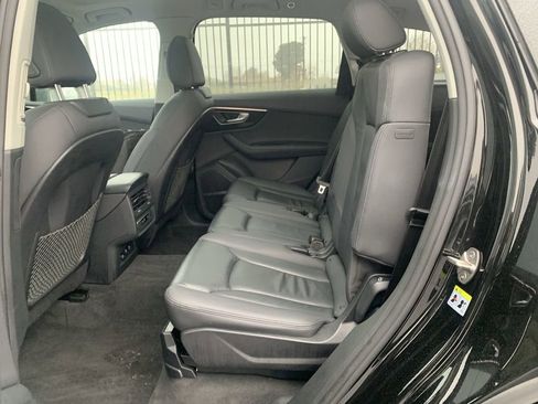 Used 2024 Audi Q7 3.0T Premium Plus image 23