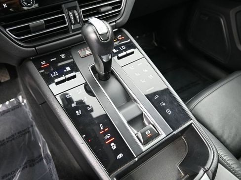 Certified 2024 Porsche Macan GTS AWD/4WD image 23