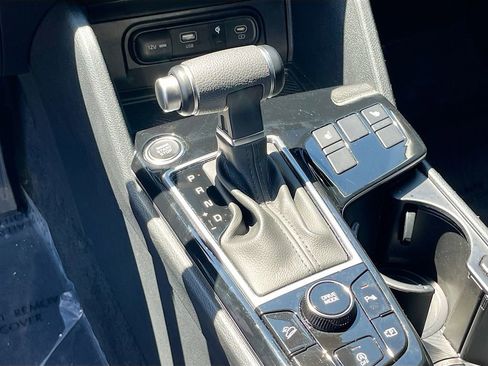 Certified 2025 Kia Sportage EX FWD image 26
