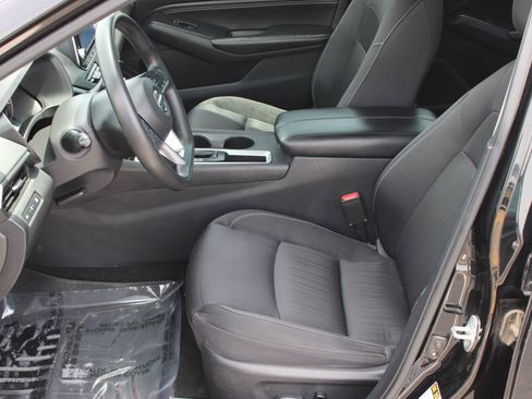 Used 2019 Nissan Altima 2.5 S FWD image 11