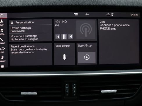 Used 2021 Porsche Cayenne Coupe image 28