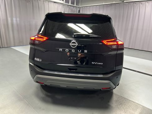 Used 2022 Nissan Rogue SV w/ SV Premium Package image 6