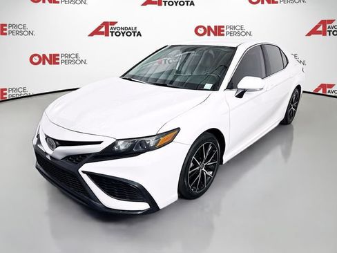 Certified 2022 Toyota Camry SE w/ Carpet Mat Package (TMS) FWD image 4