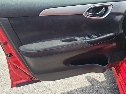 Used 2015 Nissan Sentra SR w/ Electronics Package FWD image 9