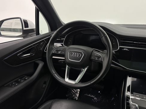 Used 2025 Audi Q7 3.0T Premium Plus AWD/4WD image 32