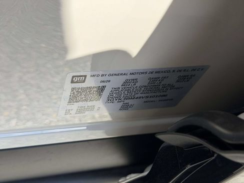Used 2027 Cadillac Optiq Luxury w/ LPO, Floor Liner Package AWD/4WD image 25