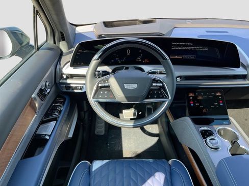 New 2026 Cadillac Vistiq Premium Luxury w/ LPO, Floor Liner Package AWD/4WD image 24