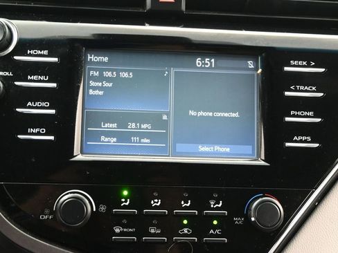 Used 2018 Toyota Camry LE w/ Moonroof Package FWD image 14