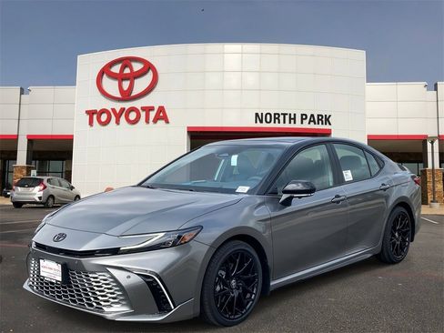 New 2026 Toyota Camry Hybrid image 1
