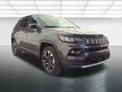 Used 2022 Jeep Compass Limited image 14