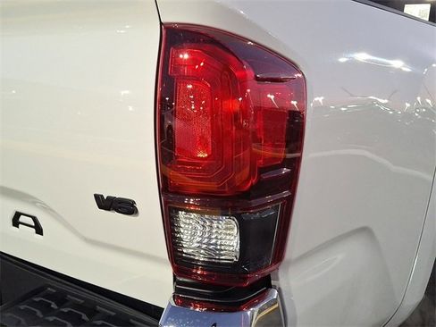 Certified 2022 Toyota Tacoma SR5 image 16