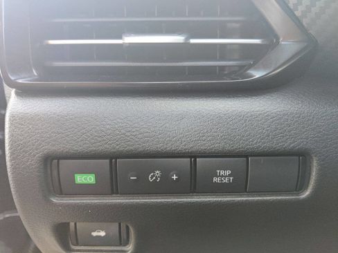 Used 2020 Nissan Sentra SV w/ Lighting Package image 32