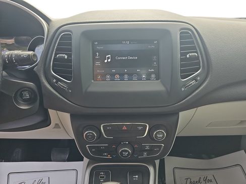 Used 2019 Jeep Compass Latitude w/ Popular Equipment Group FWD image 17