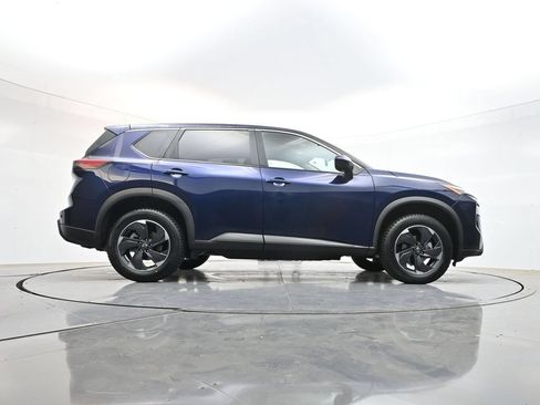 Used 2024 Nissan Rogue SV FWD image 39