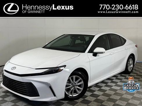 Used 2025 Toyota Camry LE image 1