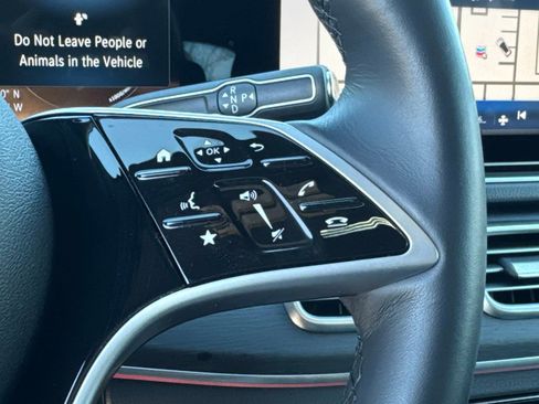 Used 2025 Mercedes-Benz GLE 350 4MATIC image 31