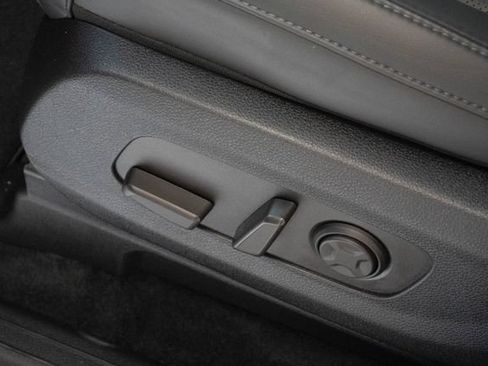 Used 2026 Kia Carnival EX FWD image 17