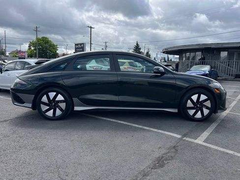 Used 2024 Hyundai Ioniq 6 SE RWD image 8