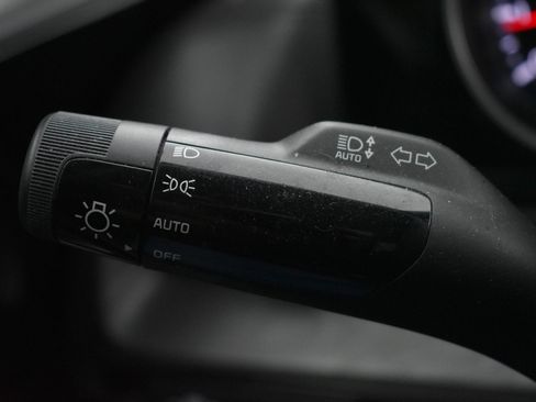Used 2022 Kia Carnival EX FWD image 22