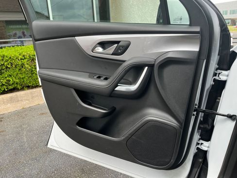 Used 2025 Chevrolet Blazer LT image 18