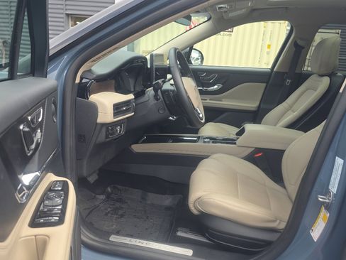 Used 2025 Lincoln Corsair Reserve w/ Equipment Group 202A image 13