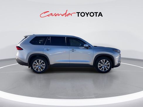 Used 2024 Toyota Grand Highlander Limited image 9