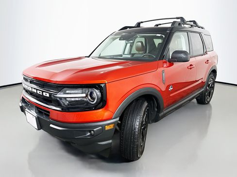 Used 2024 Ford Bronco Sport Outer Banks w/ Tech Package AWD/4WD image 3