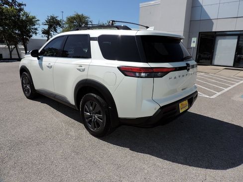 Used 2022 Nissan Pathfinder SV w/ Cargo Package FWD image 7