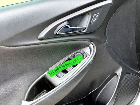Used 2020 Chevrolet Malibu LS FWD image 12